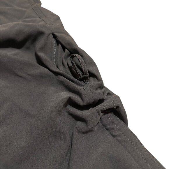 Kuhl Dark Grey Bermuda Shorts Adjustable Length Pull Tab Outdoor Hiking Size 6 - Picture 5 of 12